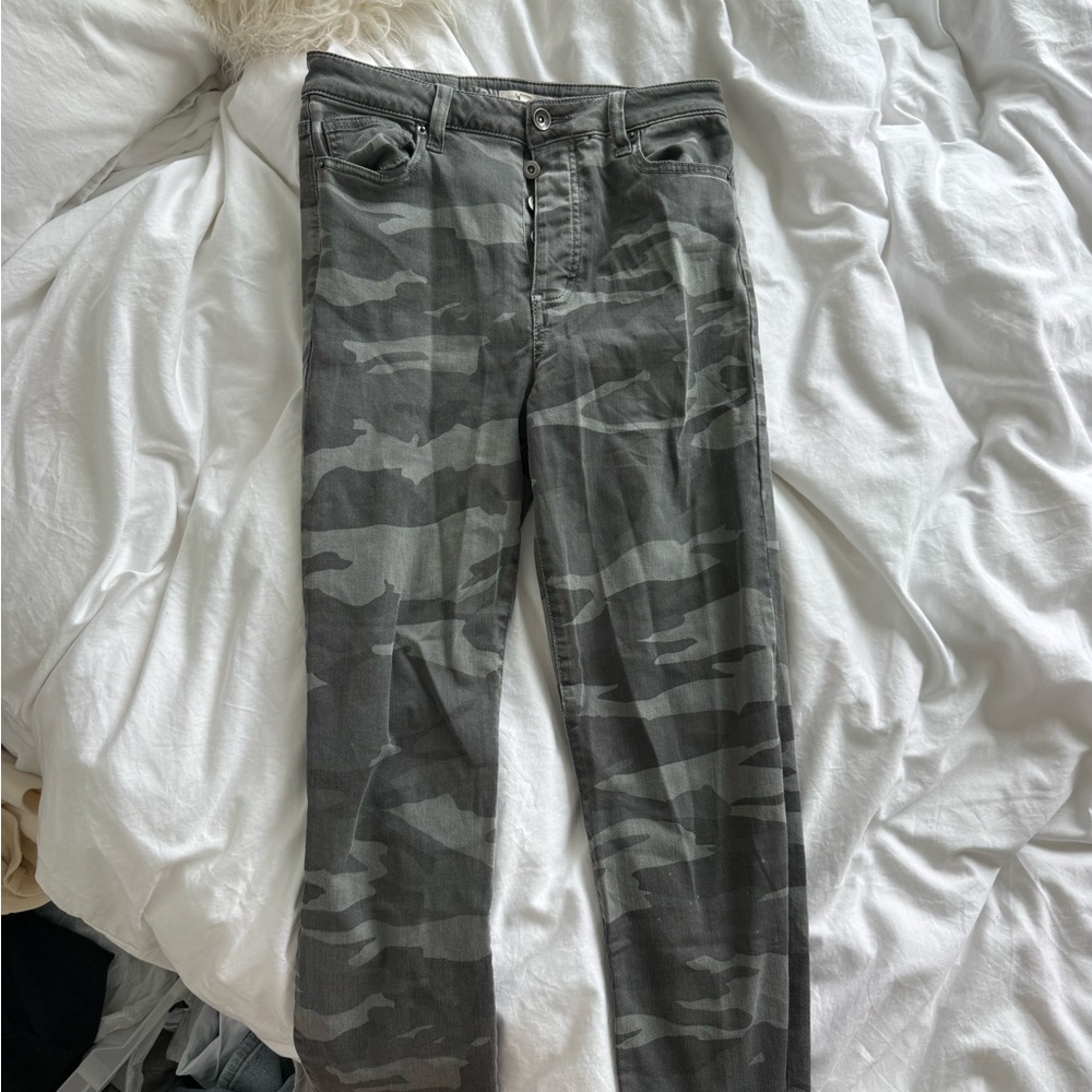 Splendid Gray Camo Cropped Jeans
